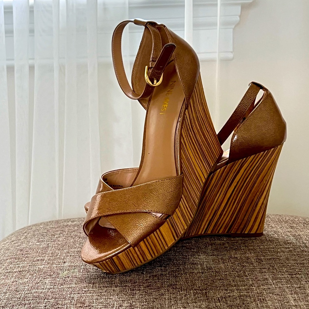 Nine West tan wedge sandals, color tan, size:8